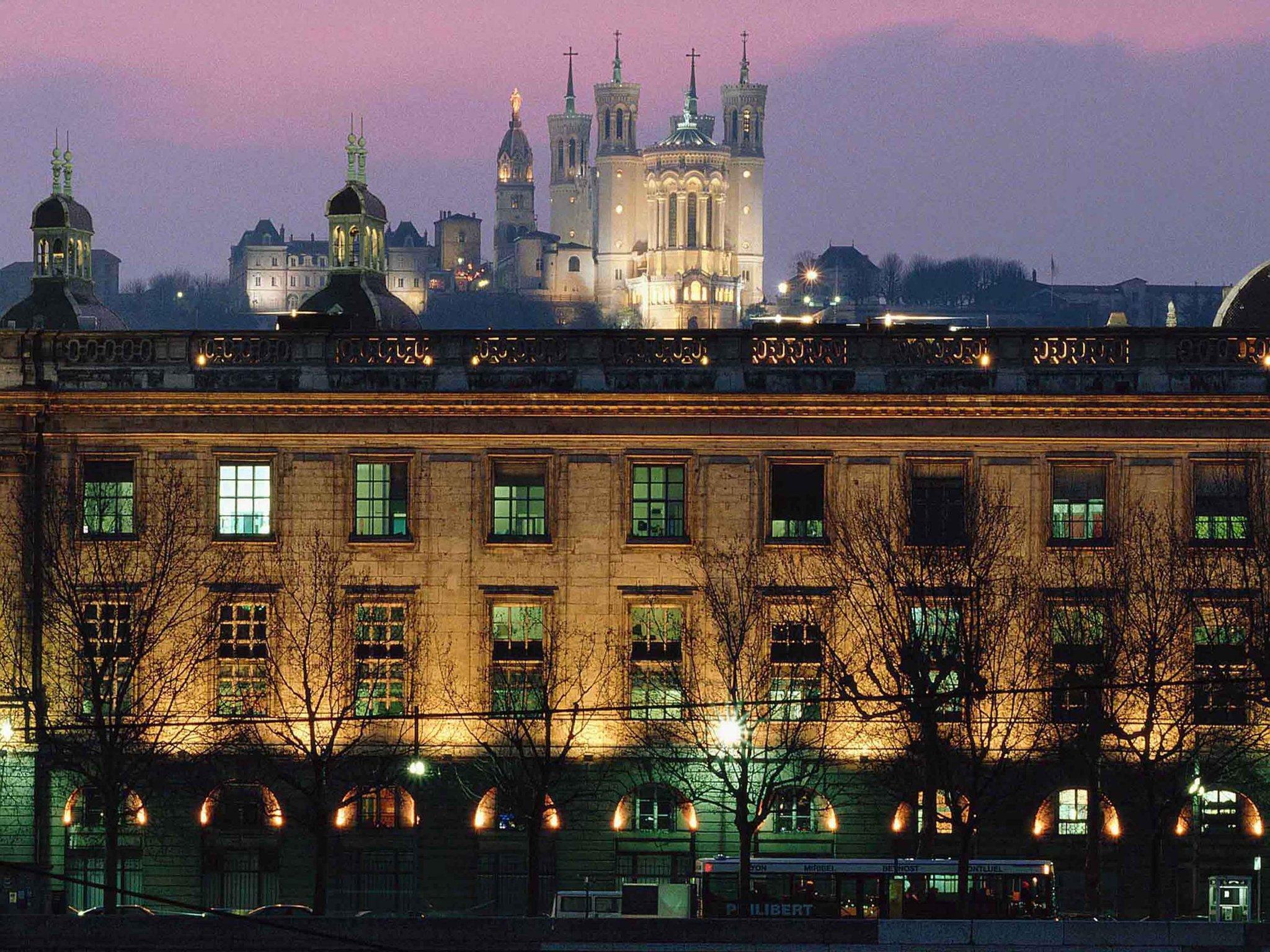 Mercure Centre - Gare Part Dieu Hotel 4*